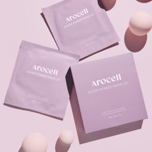 Sachets et boîte du Super Collagen Power Mask AROCELL présentés sur un fond violet
