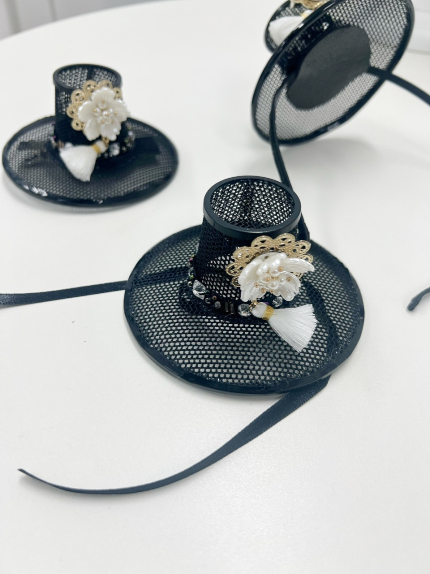 [hand+] Mini Gat – Accessoire traditionnel revisité – Image 1