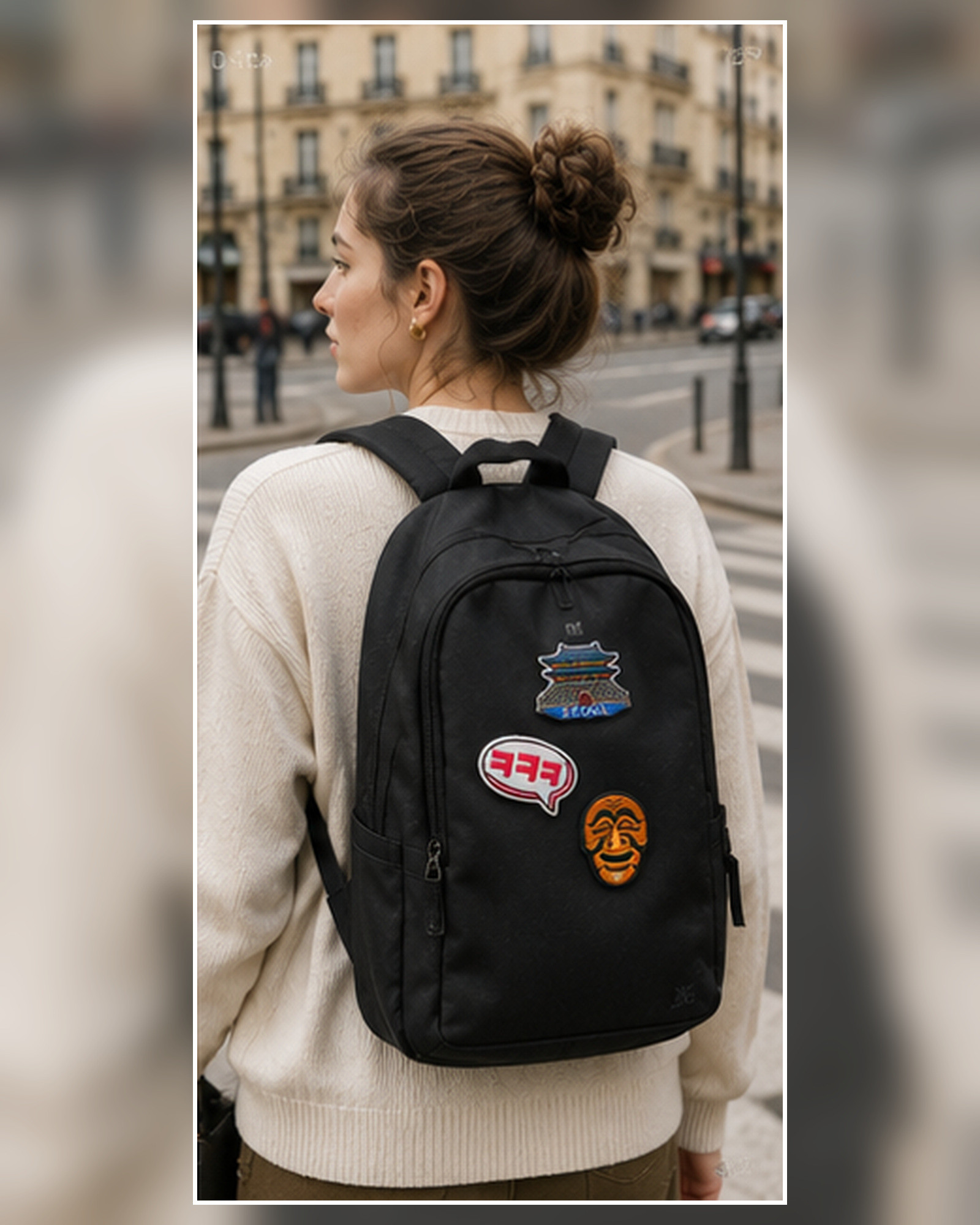 Set Séoul & Hangeul porté sur un sac à dos dans un style parisien