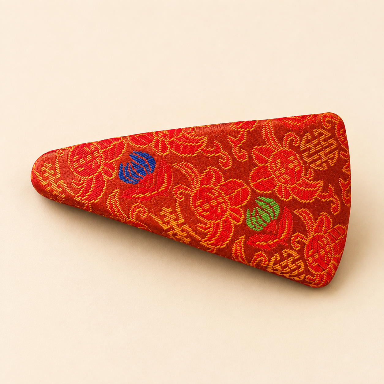 Barrette triangulaire en tissu traditionnel coréen — HUMHUM – Image 4